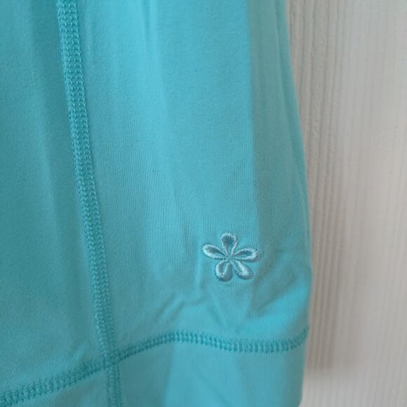 TUFF Athletic Sports Top Size Medium, slight flare. - Picture 5 of 6